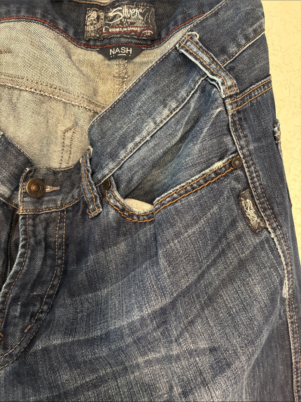 Silver Jeans Men’s Bootcut Jeans in Dark Wash - Picture 11 of 14